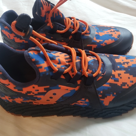 Saucony youth size 5.5 - Picture 1 of 1